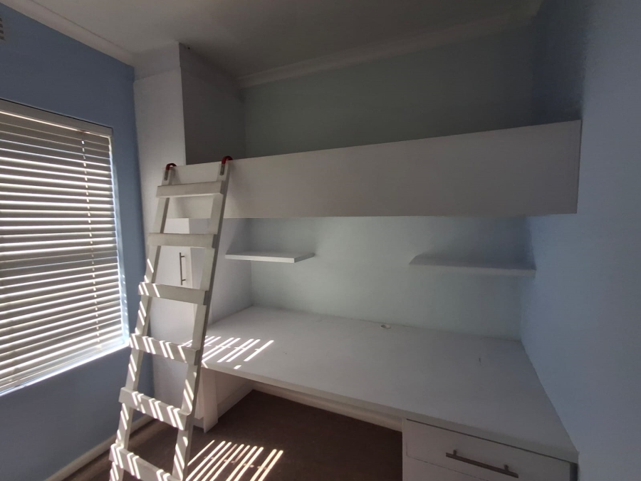 To Let 3 Bedroom Property for Rent in Buh Rein Estate Western Cape